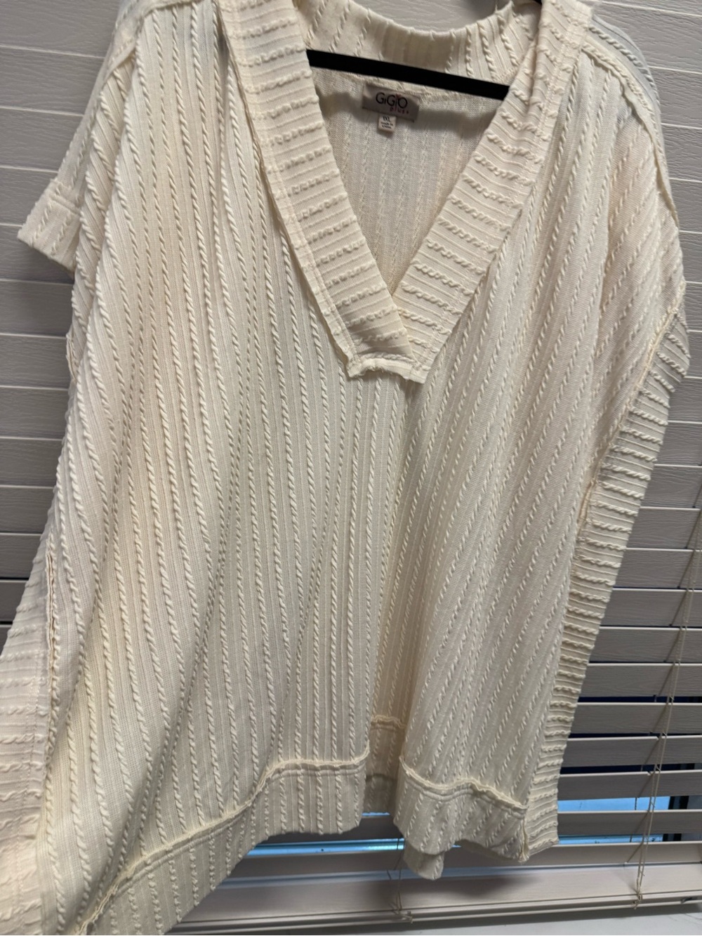 GiGio Plus Cream V-Neck Cable Knit Sweater - 1XL